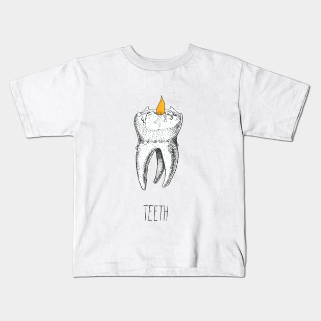 Candle teeth Kids T-Shirt by Créa'RiBo